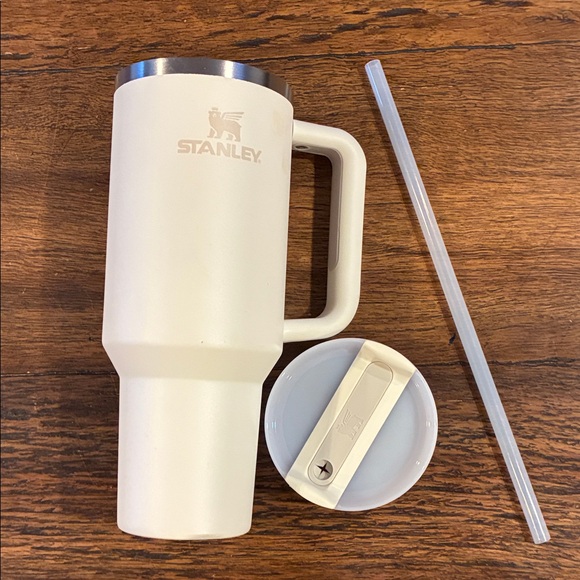 Stanley Ivory Travel Mug with Handle - Picture 3 of 5